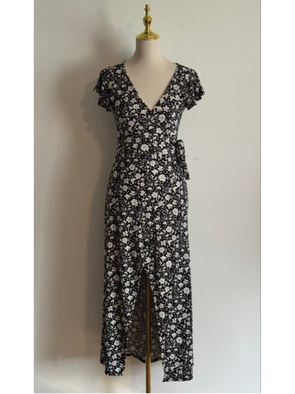Women's Jessica Simpson Black & White Floral Wrap Maxi Dress L